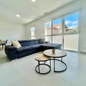 https://t3-neuf-avec-parking-a-20-min-de-lyon-centre.hotels-rhonealpes.com